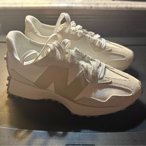 New Balance 327 Sneakers -EUC-7.5 Women’s